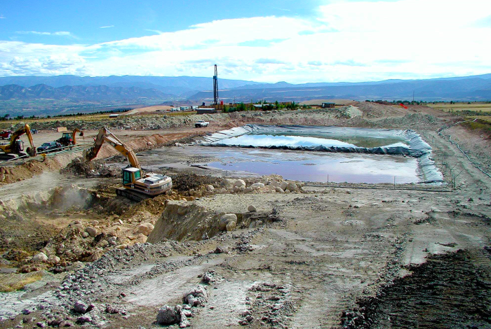 mountain-oil-rig-field
