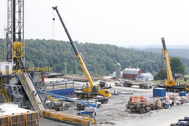 PA-Dimock-gas-well-drilling10-68978x